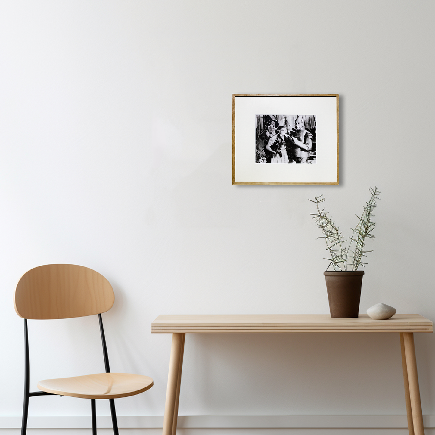 Lot 23: Photo The Wizard of Oz 1939 - Ray Bolger, Judy Garland & Jack Haley