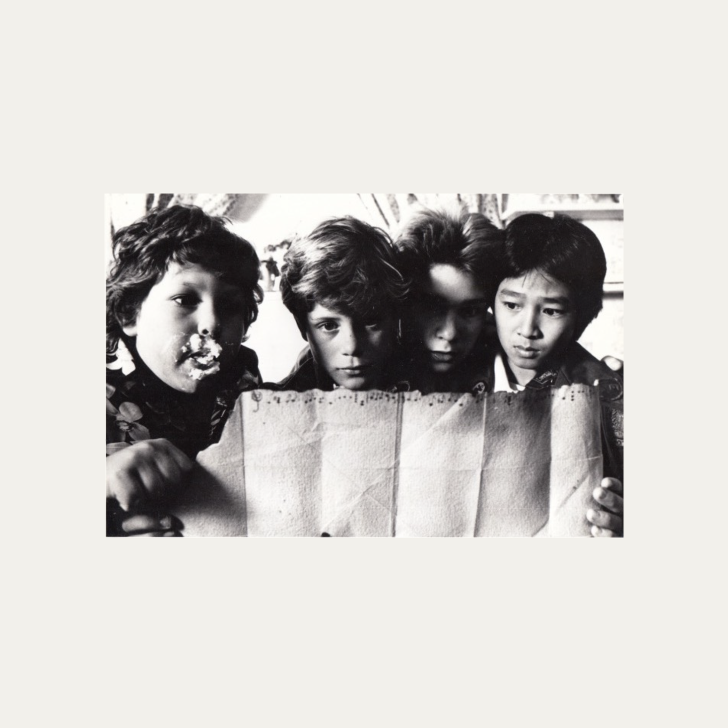 Photo The Goonies 1985 - Sean Astin, Josh Brolin, Jeff Cohen, Corey Feldman, Martha Plimpton, Ke Huy Quan, Kerri Green