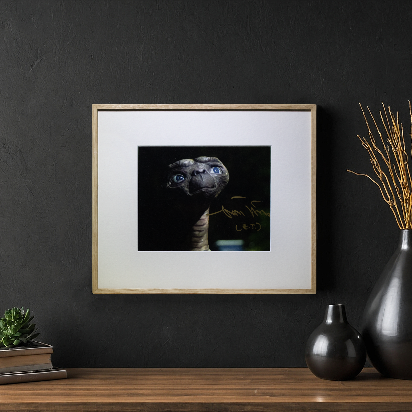 Signed Photo E.T., the extraterrestrial 1982 - E.T