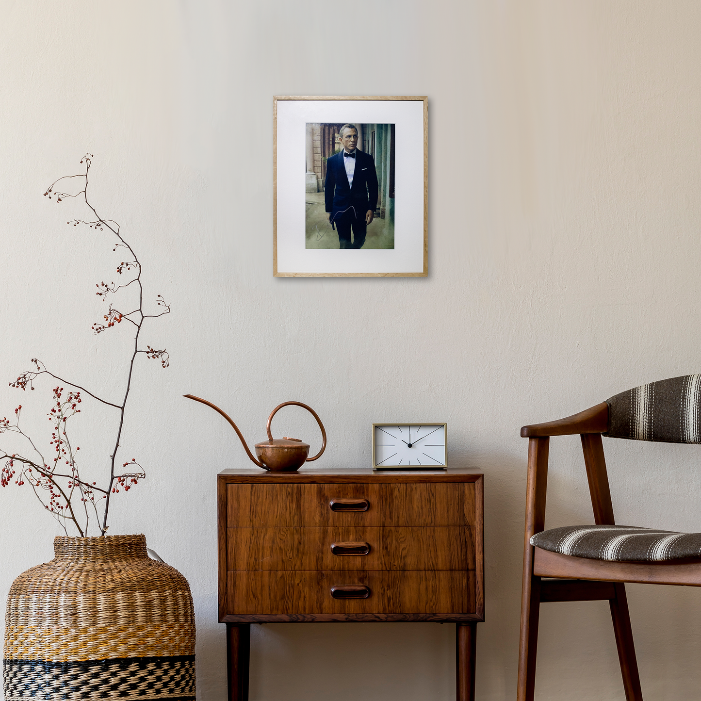 Lote 44: Fotografía firmada de James Bond: Sin tiempo para morir (2021) - Daniel Craig