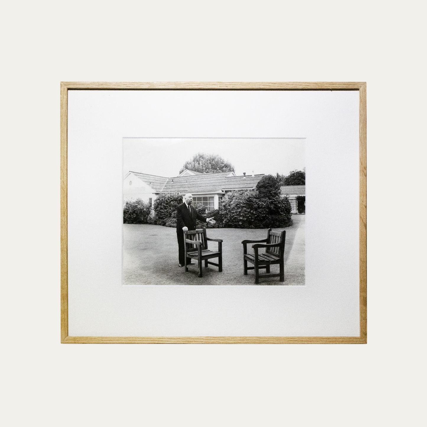 Photo Casa Bel Air, Los Angeles 1976 - Alfred Hitchcock