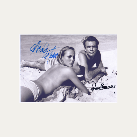 Lote 01: Foto firmada del Agente 007 contra el Dr. n.° 1962 - Sean Connery y Ursula Andress
