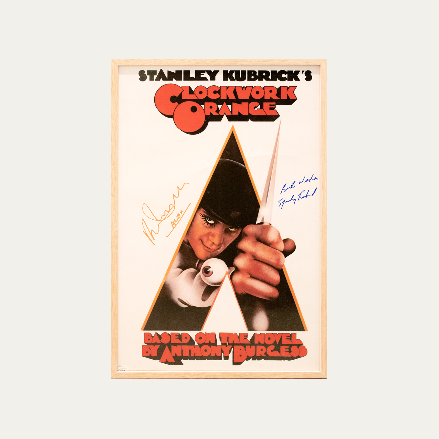 Lote 47: Póster firmado de La naranja mecánica (1971) - Malcolm McDowell