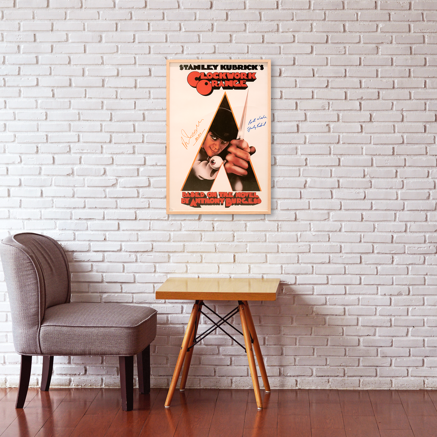 Lote 47: Póster firmado de La naranja mecánica (1971) - Malcolm McDowell