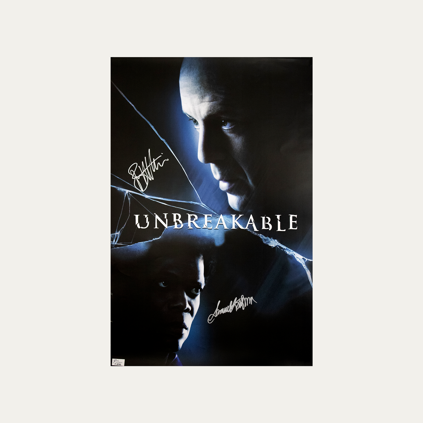 Lote 59: Póster firmado de Unbreakable (2000) - Samuel L. Jackson, Bruce Willis